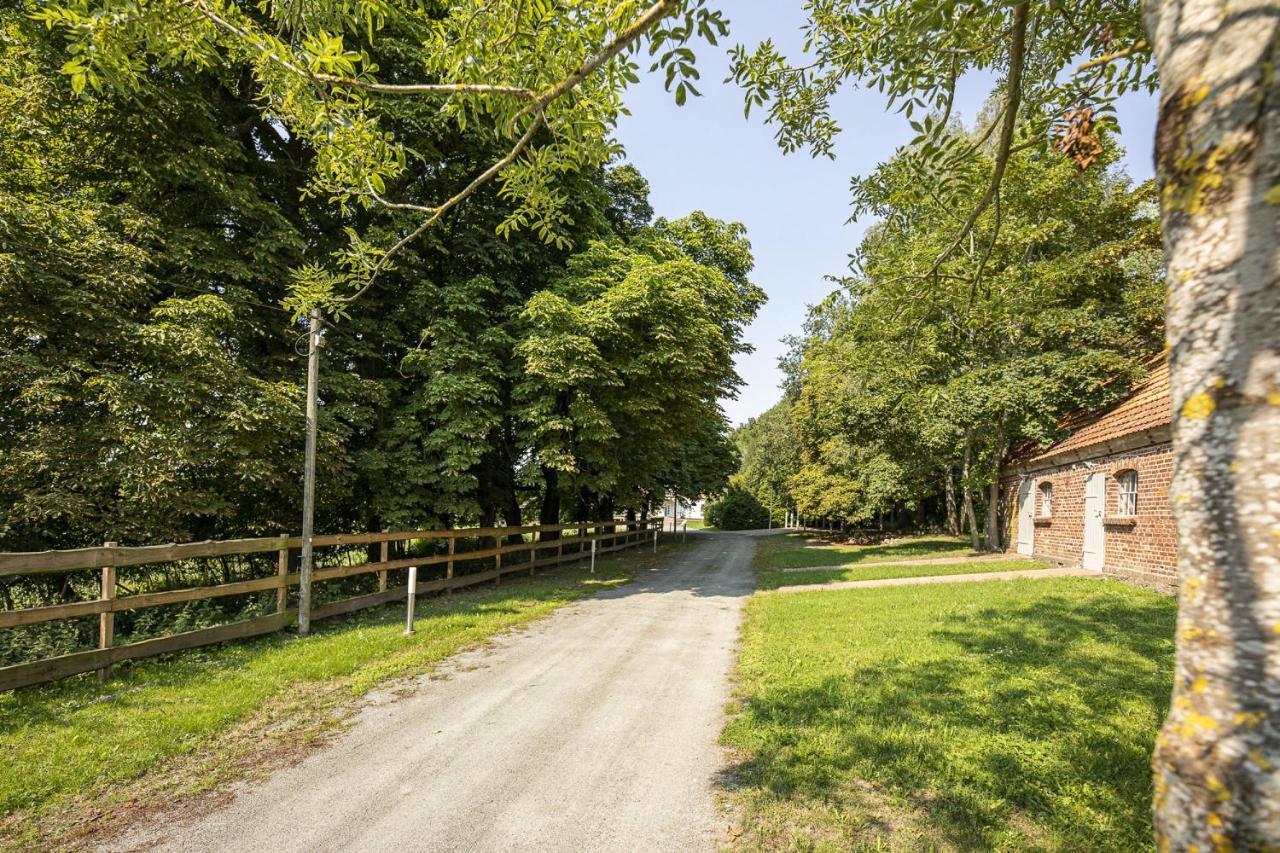 Ruhig Und Idyllische Lage, Strandnah, Gratis Nutzung Vom Ahoi Erlebnisbad Und Sauna In Sellin - Gutshaus Silvitz Fewo 02 Lejlighed Bergen Auf Rugen Eksteriør billede